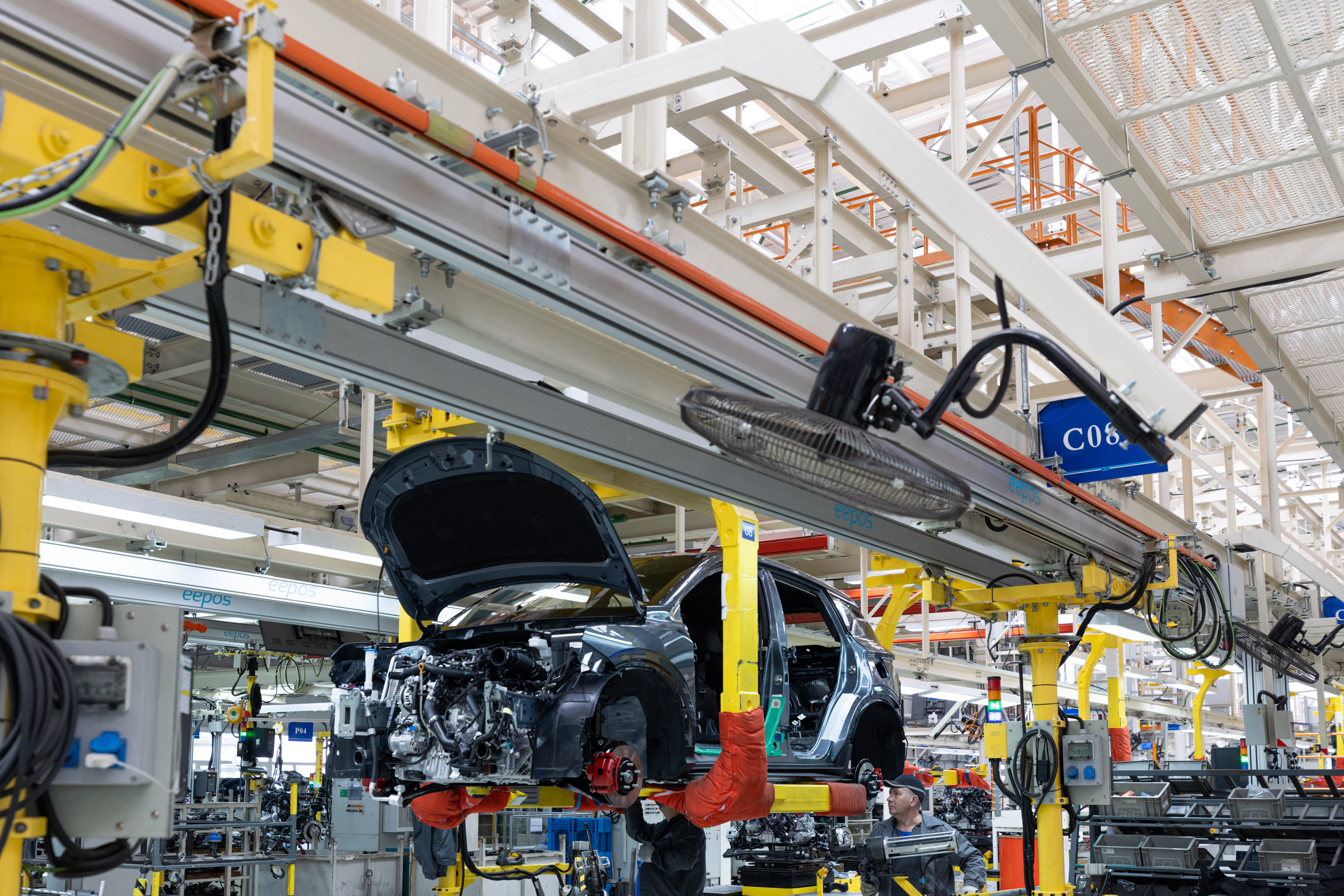 Carmakers switch lanes to bring more software engineers on board
