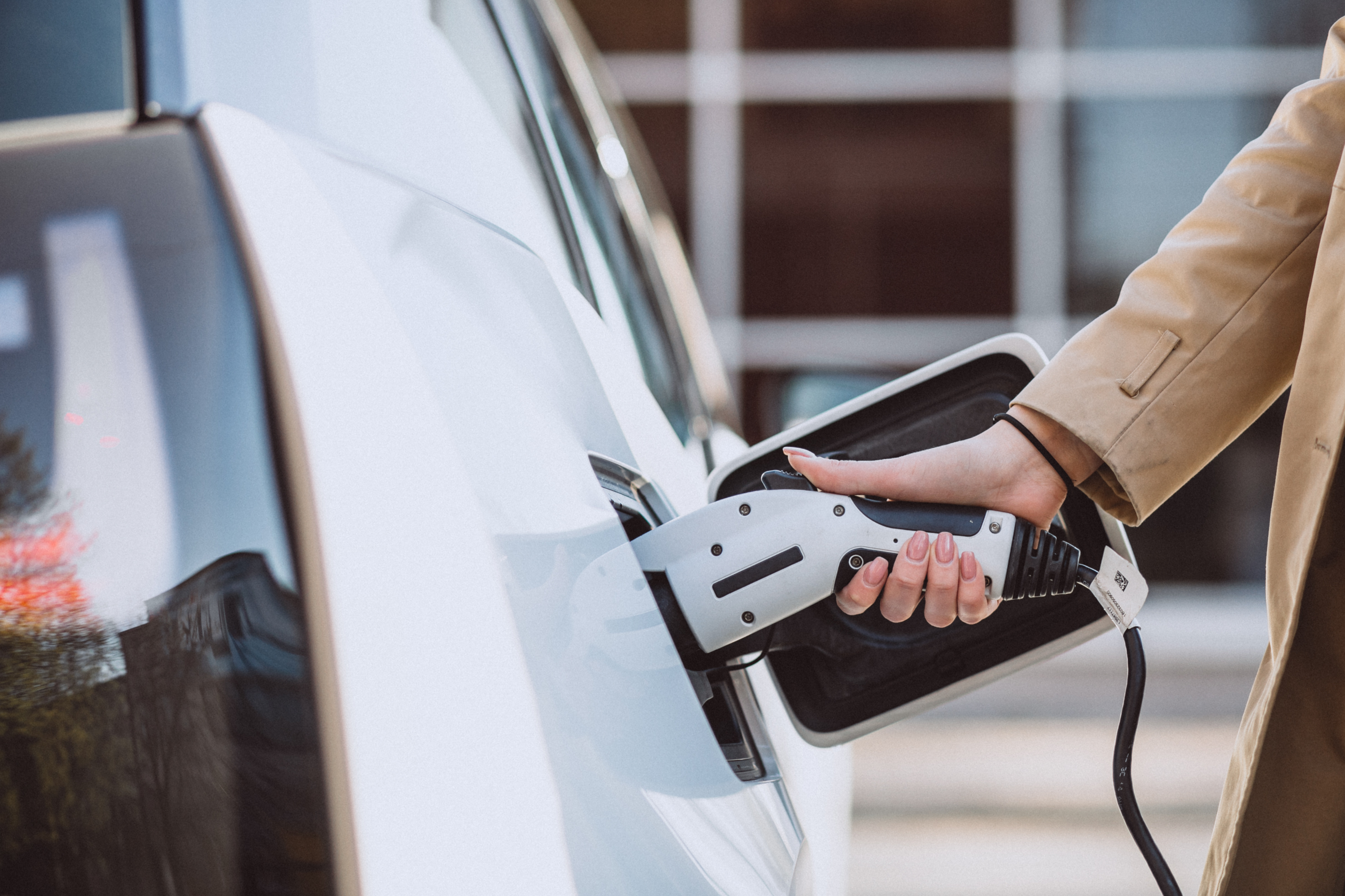 India’s EV race becomes a three-way battle as Tata Motors, JSW MG Motor India, and M&M lock horns